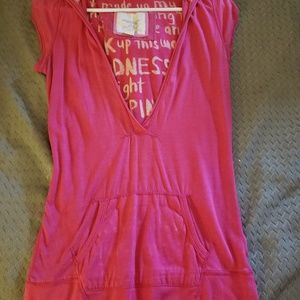 Short sleeve hooded shirt